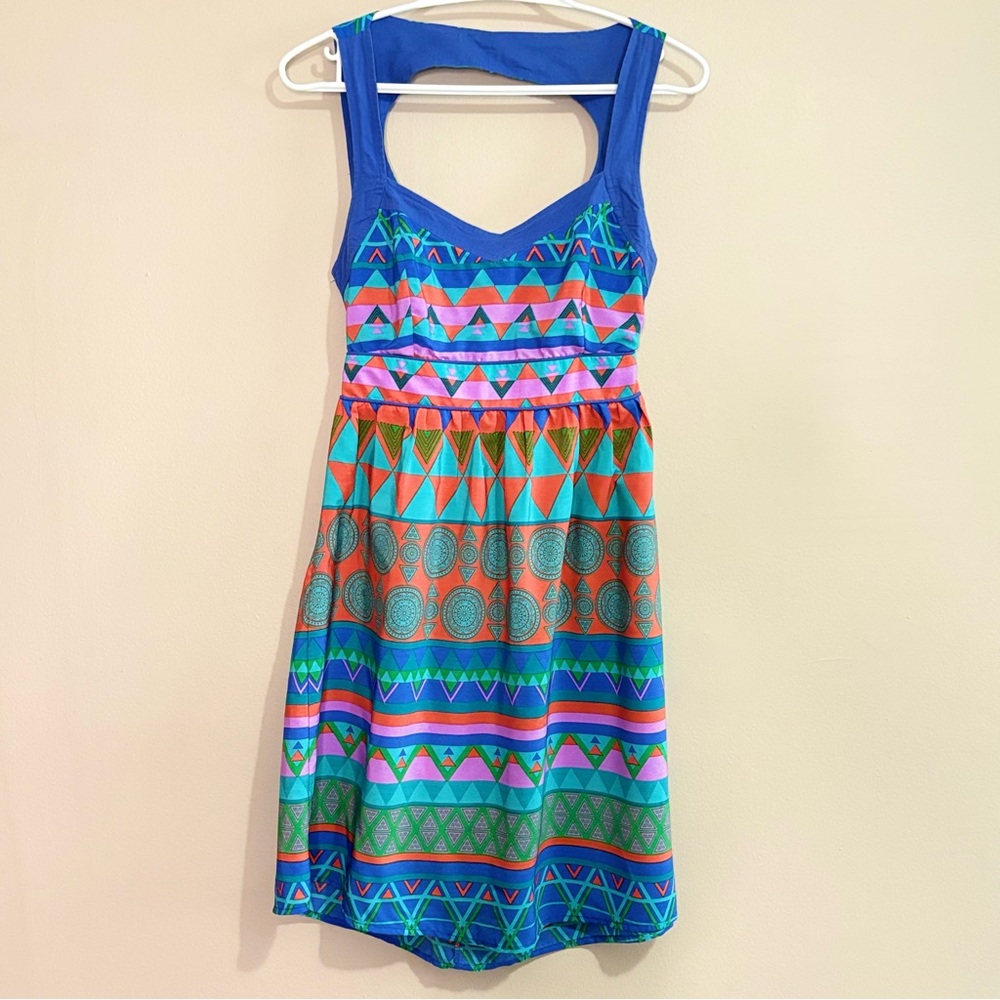 Multicolor Geometric Backless Dress ☀️